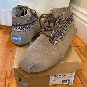TOMS shoes